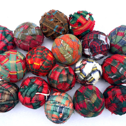 FESTIVE SPECIAL - Cosy Christmas Blanket Yarns - 100% Wool